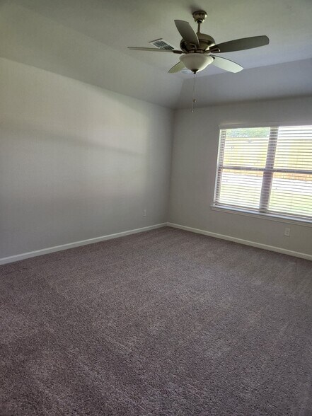 Building Photo - 2043 Atlantic Ave