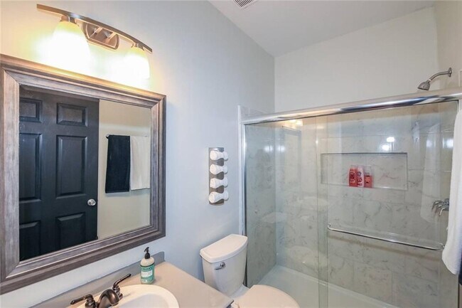 Building Photo - 64 Moury Ave SE