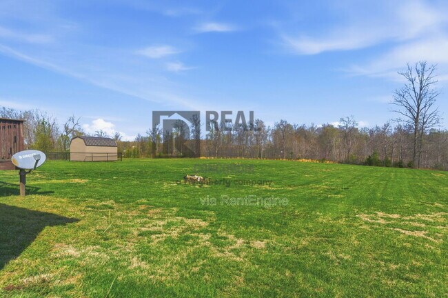 Building Photo - 312 Meadows Rd