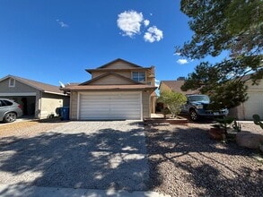 Building Photo - Spacious 3BED/3BATH Two story home located...