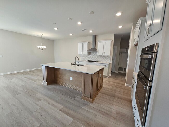 Building Photo - 2215 Flatleaf Ct
