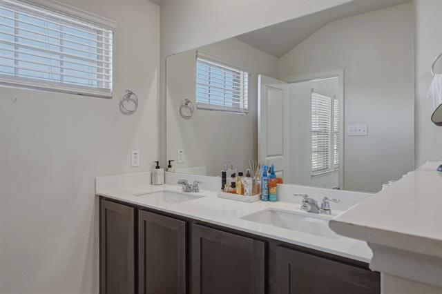 Building Photo - 2137 Crooked Bow Dr