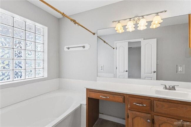 Building Photo - 21 S 25th St