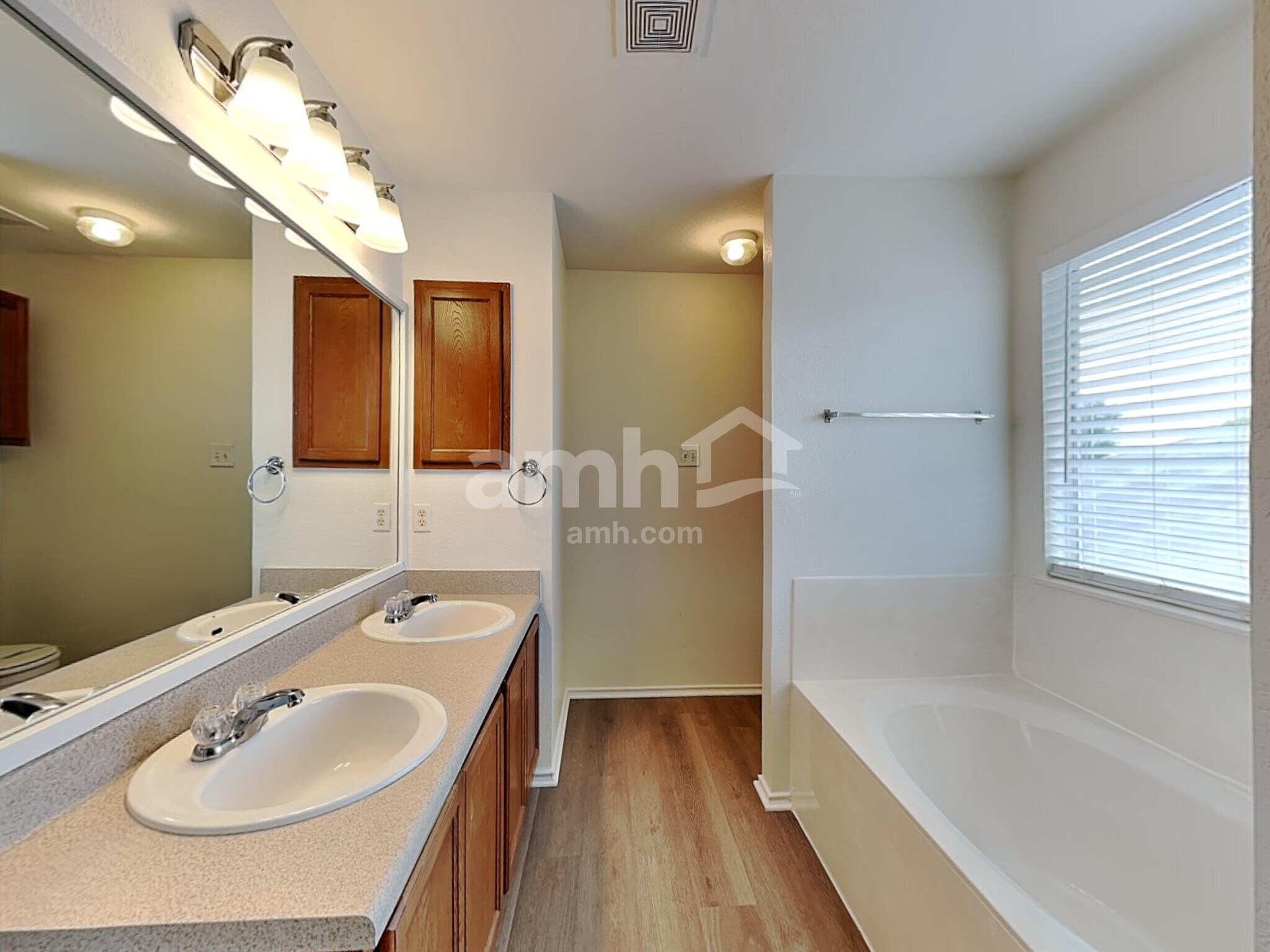 Building Photo - 13801 Briarcreek Loop