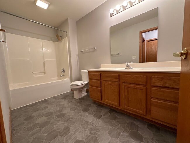 Building Photo - 4221 Owl Creek Dr