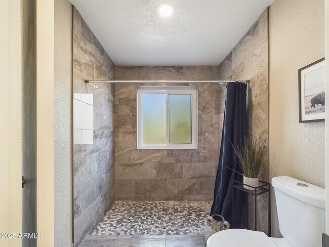 Building Photo - 14679 Love Ct