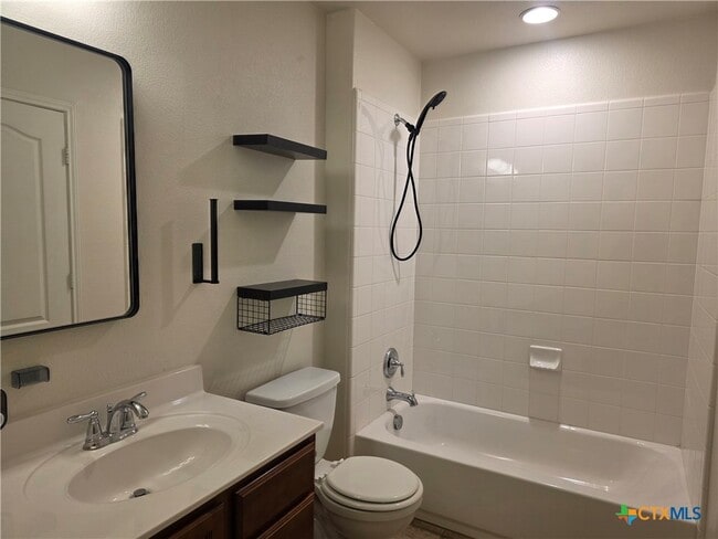 Building Photo - 1119 Lonesome Oak Drive