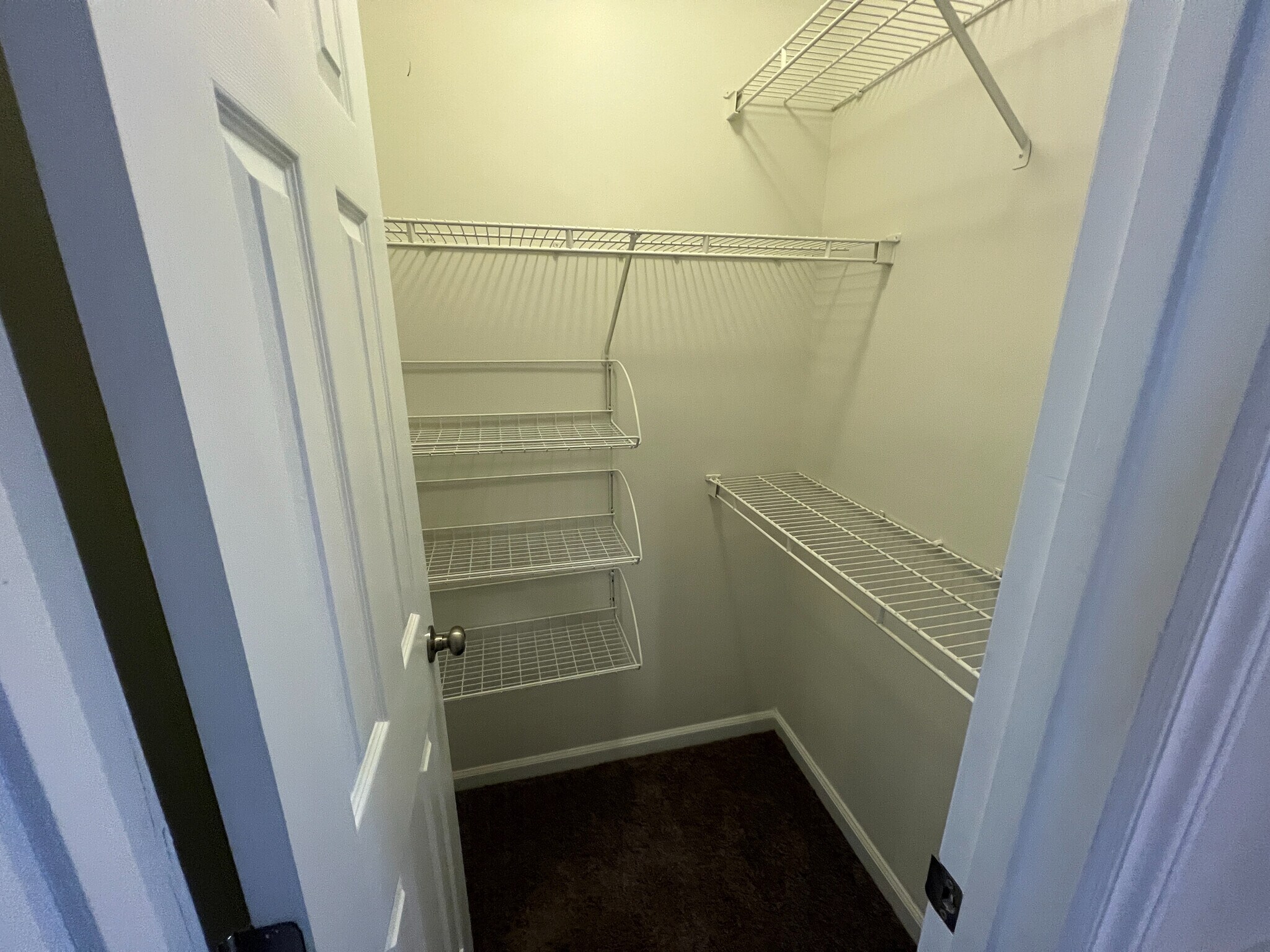 Building Photo - Room in House on Fieldmont Ct