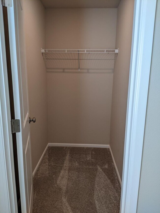 Building Photo - 4/2.5 Townhouse for rent in DuPont!
