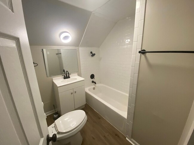 Building Photo - Renovated 4-Bedroom Home – We Welcome Sect...