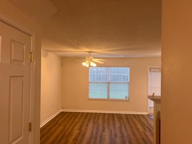 Building Photo - 240 Swaying Pine Ct