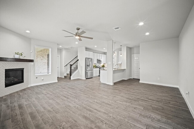 Building Photo - 144 Shining Pt Dr