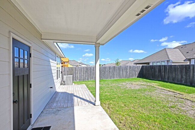 Building Photo - 963 Steeplebush