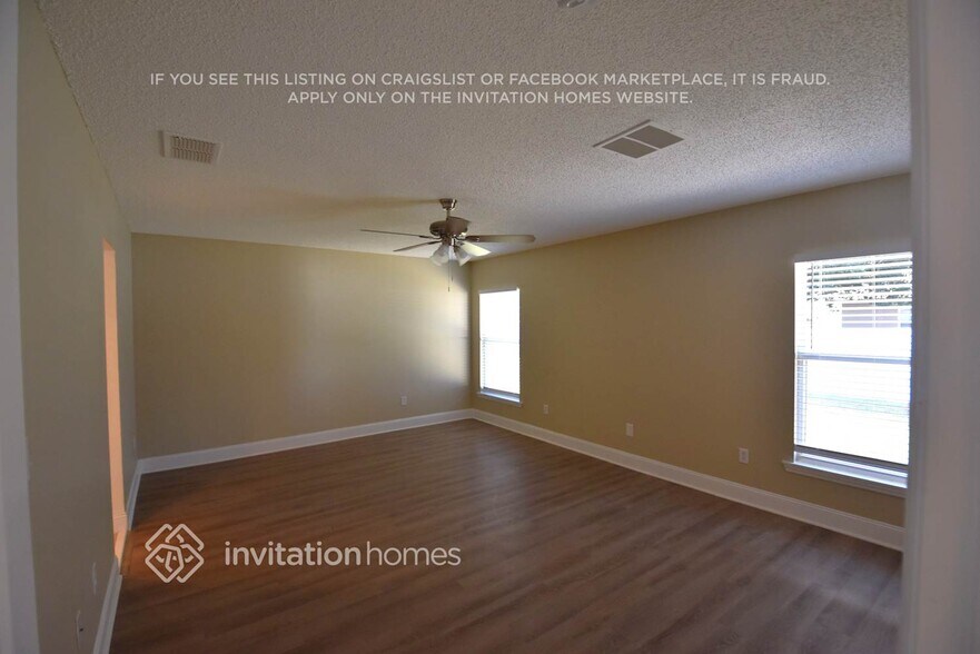 Building Photo - 1156 St Tropez Ct