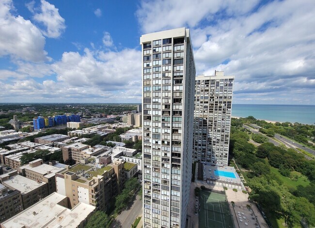 Building Photo - 5415 N Sheridan Rd
