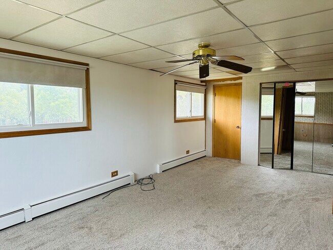 Building Photo - 3902 N Flansburg Rd