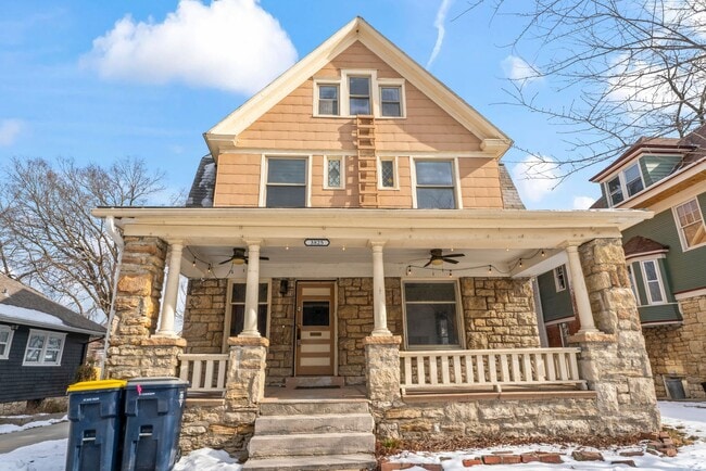 Building Photo - Historic Charm Meets Modern Living – Spacious 6-Bedroom in Prime KC Location! $3900.00