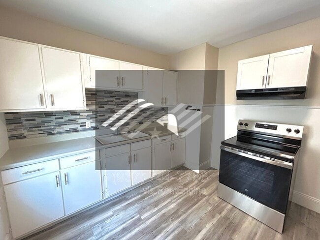 Building Photo - 2806 S Smithville Rd