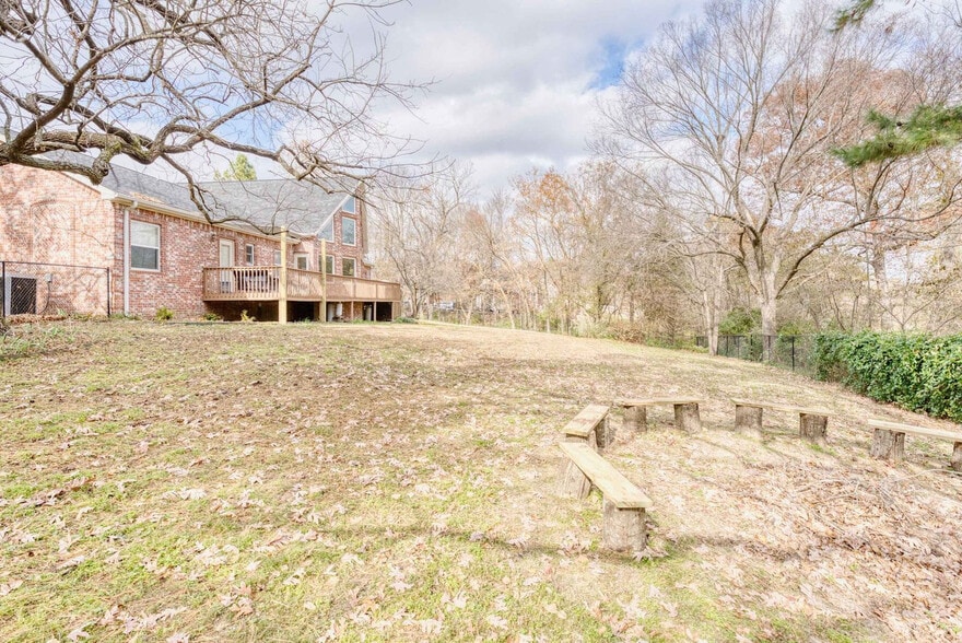 Building Photo - 13810 AR-16 Scenic