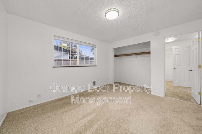 Building Photo - 9231 S K St