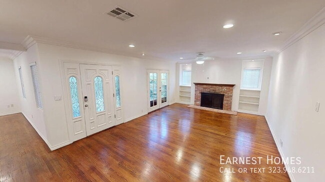 Building Photo - 4944 Cartwright Ave