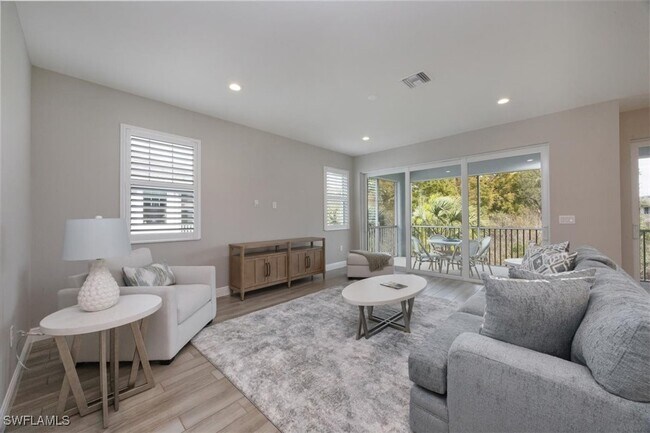 Building Photo - 2560 Seychelles Dr