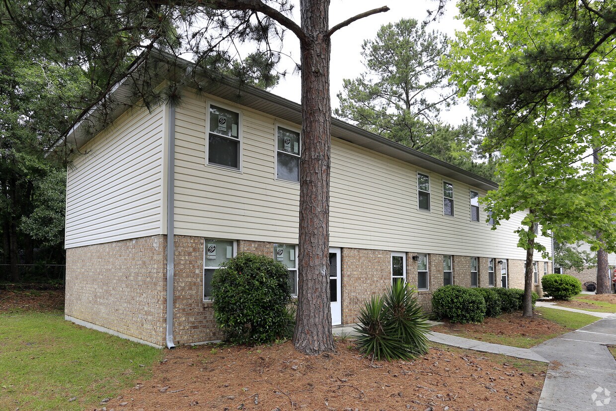Woodlocke Apartments