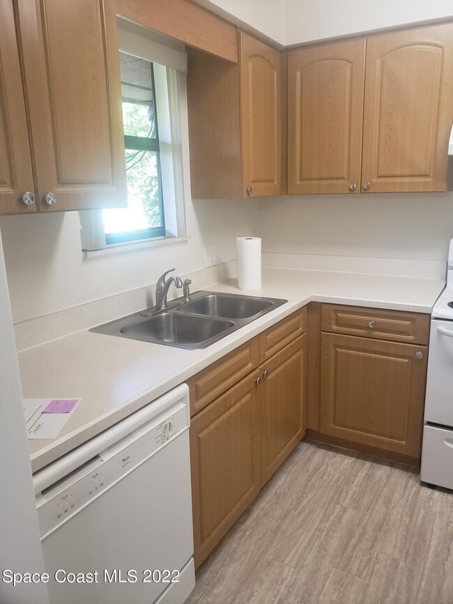 Building Photo - 1580 S Atlantic Ave