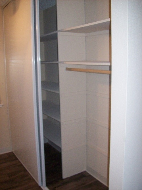 large pantry closet - 3943 Southampton Ter