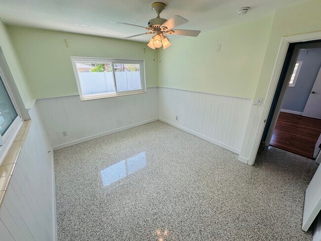 Building Photo - 385 S Tessier Dr