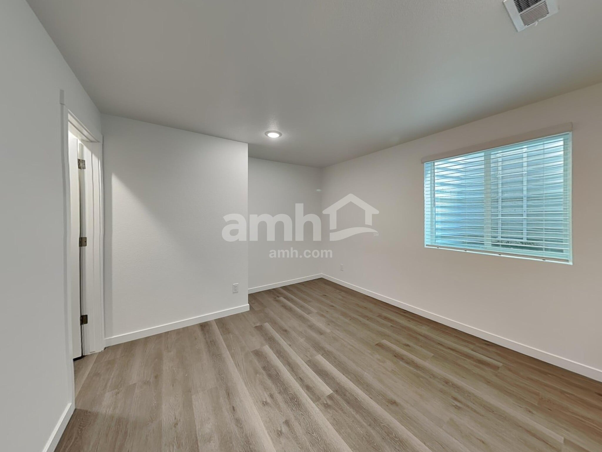 Building Photo - 23642 E 3rd Pl