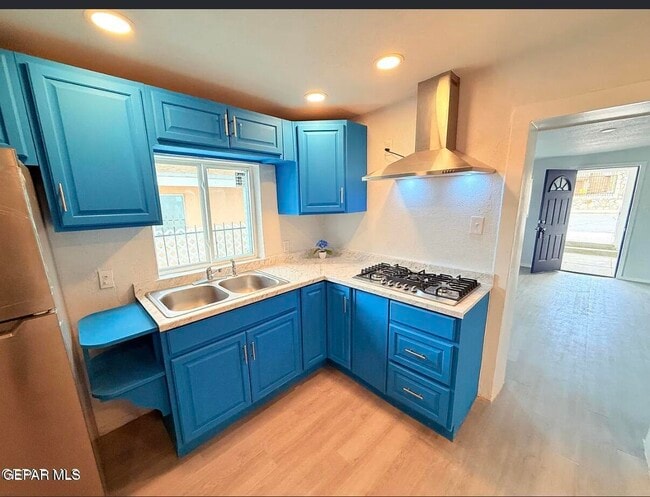 Building Photo - 5658 Dailey Ave