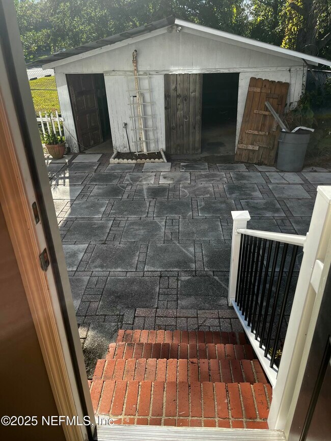 Building Photo - 1924 Arcadia Pl