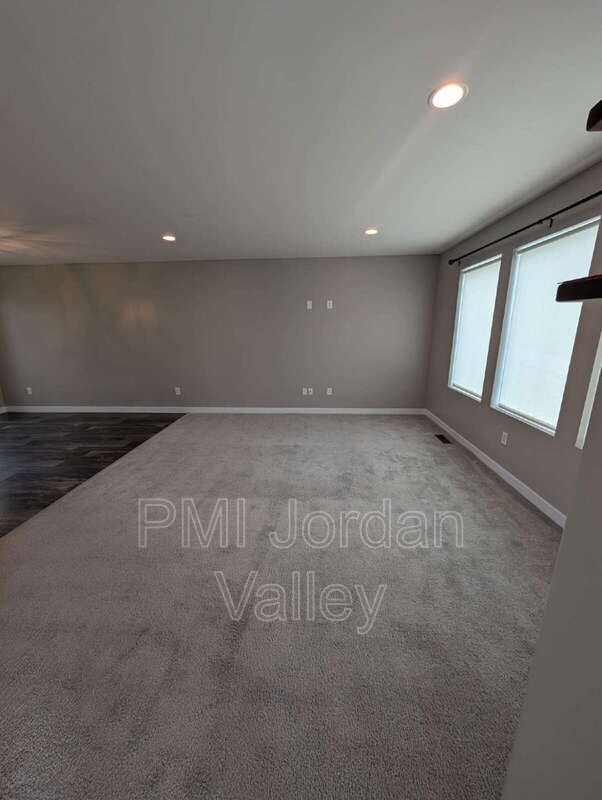 Building Photo - 5077 W Arete Wy