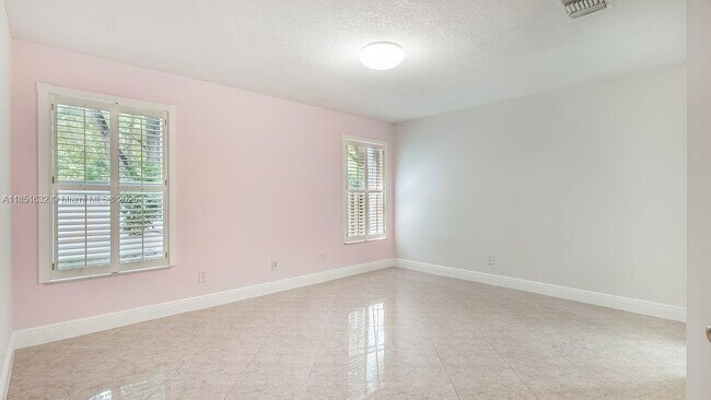 Building Photo - 2957 Quail Run Ln