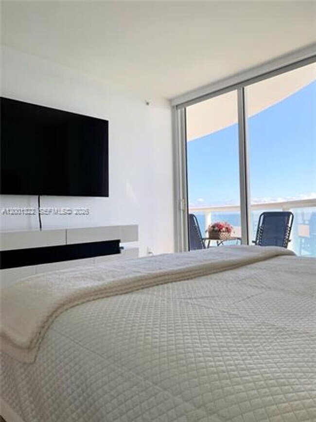 Building Photo - 6365 Collins Ave