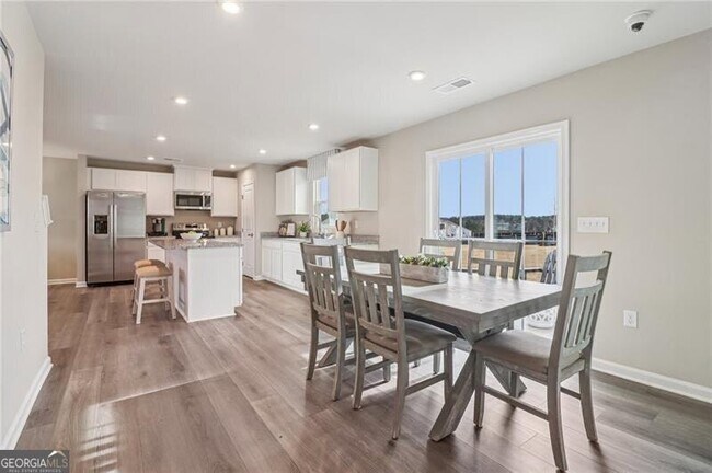 Building Photo - 6643 Red Oak Wy