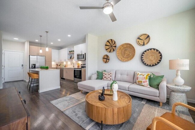 Building Photo - 15000 Stratus Lp