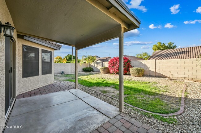 Building Photo - 4032 E Hide Trail