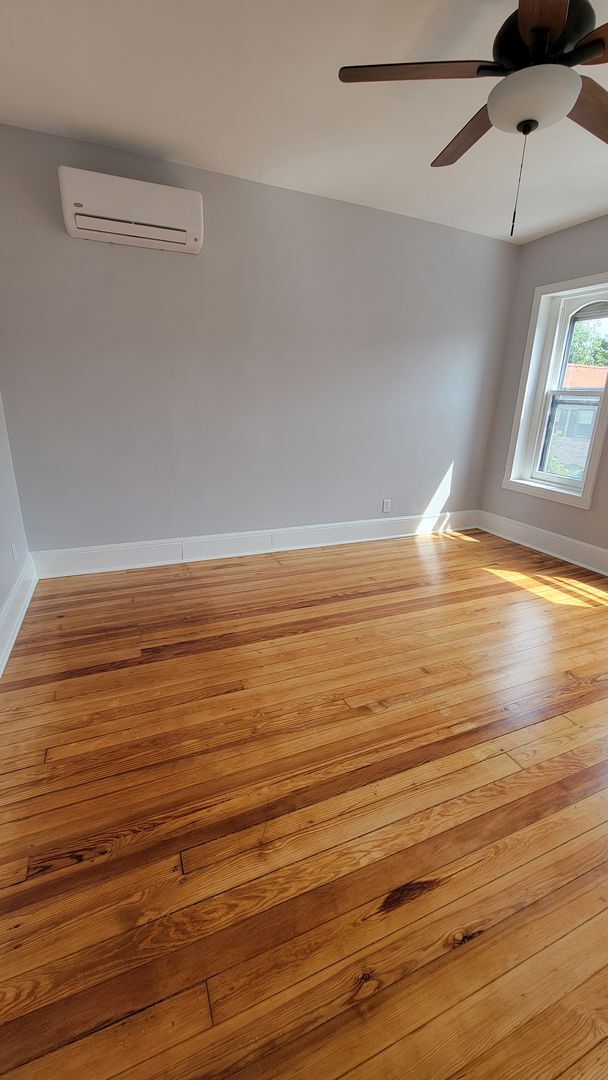 Building Photo - Beautiful Downtown Apartment for Rent!