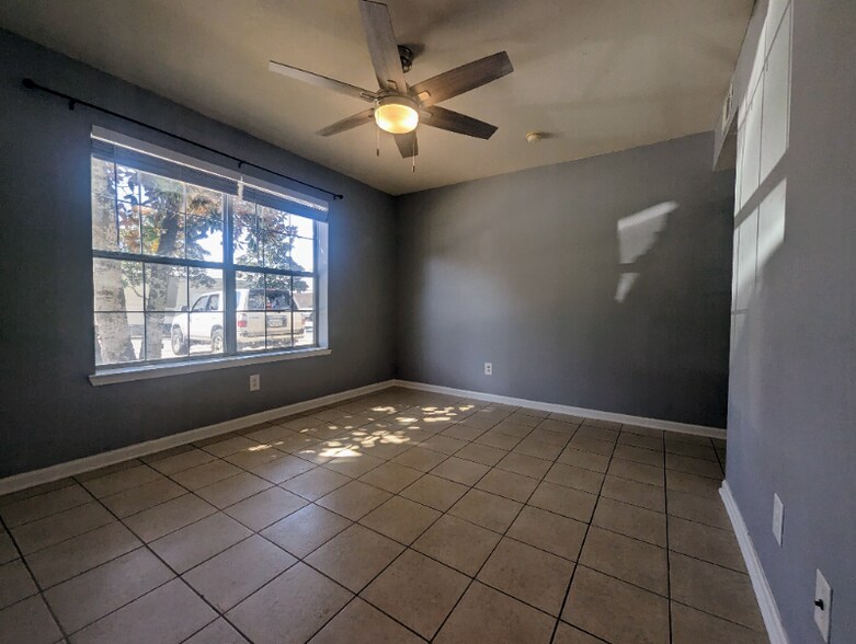 Building Photo - 4050 Dancing Cloud Ct