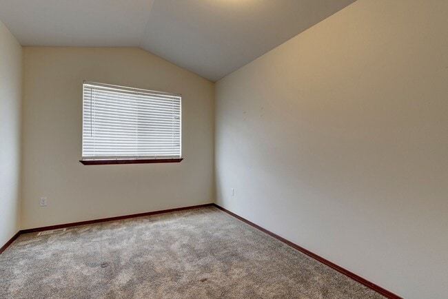 Building Photo - Charming 3-Bedroom Home Across from Nature...