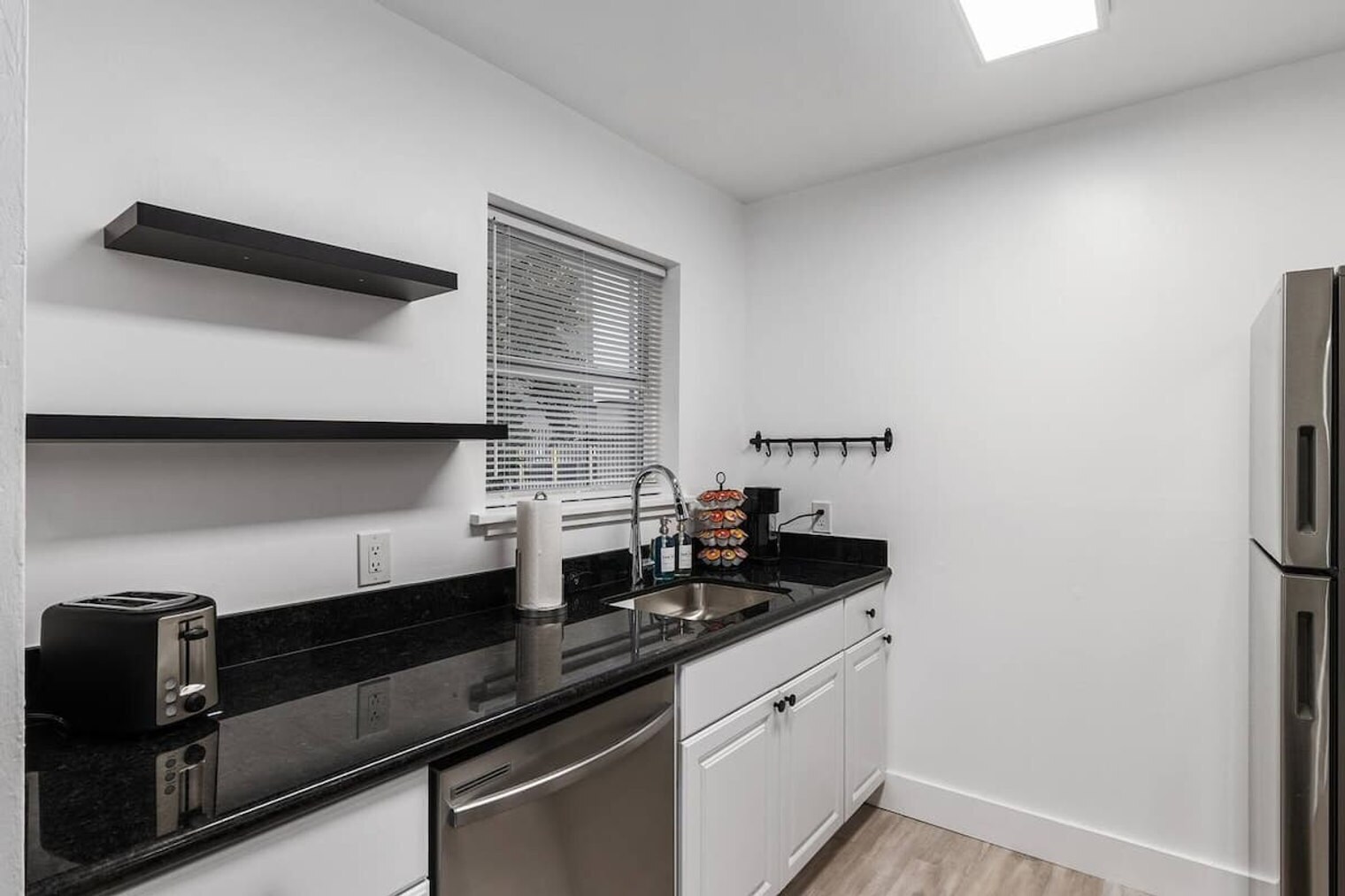 Building Photo - 2360 SW Archer Rd