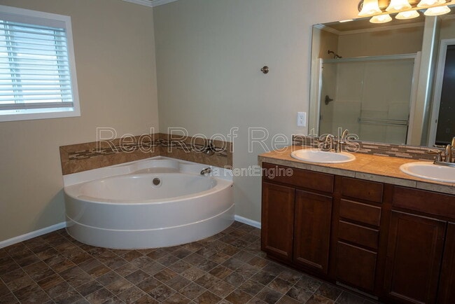 Building Photo - 10009 Greenbrier Ct SE