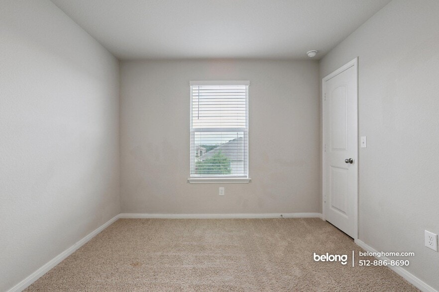 Building Photo - 2920 Maryanne Ln