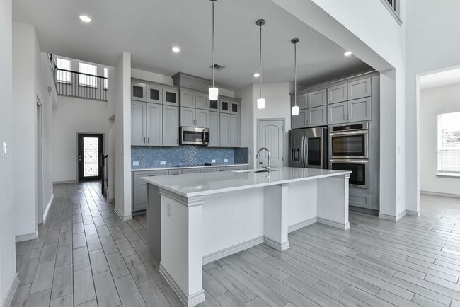 Building Photo - 7915 Gold Dr