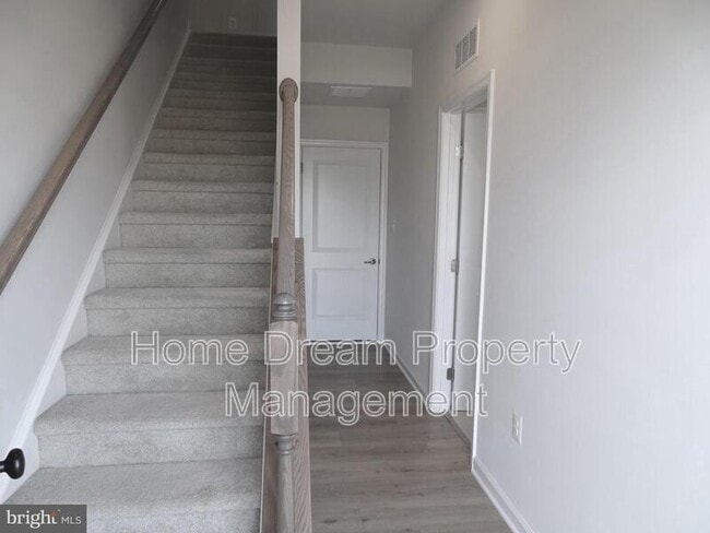 Building Photo - 1024 Trestle Dr