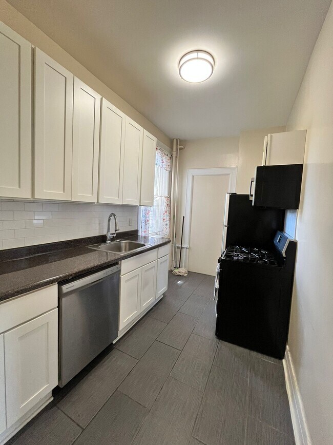 Unit 3B - 264 Palisade Ave