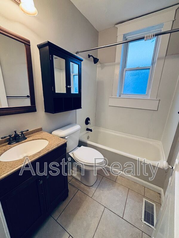 Building Photo - 7766 Gissler Ave