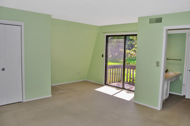 Building Photo - 106 Mallard Dr